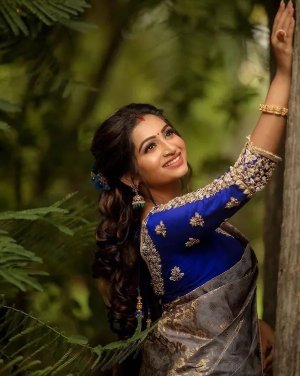 Cream_Embellished_Banarasi_Jacquard_Saree_(Cream)